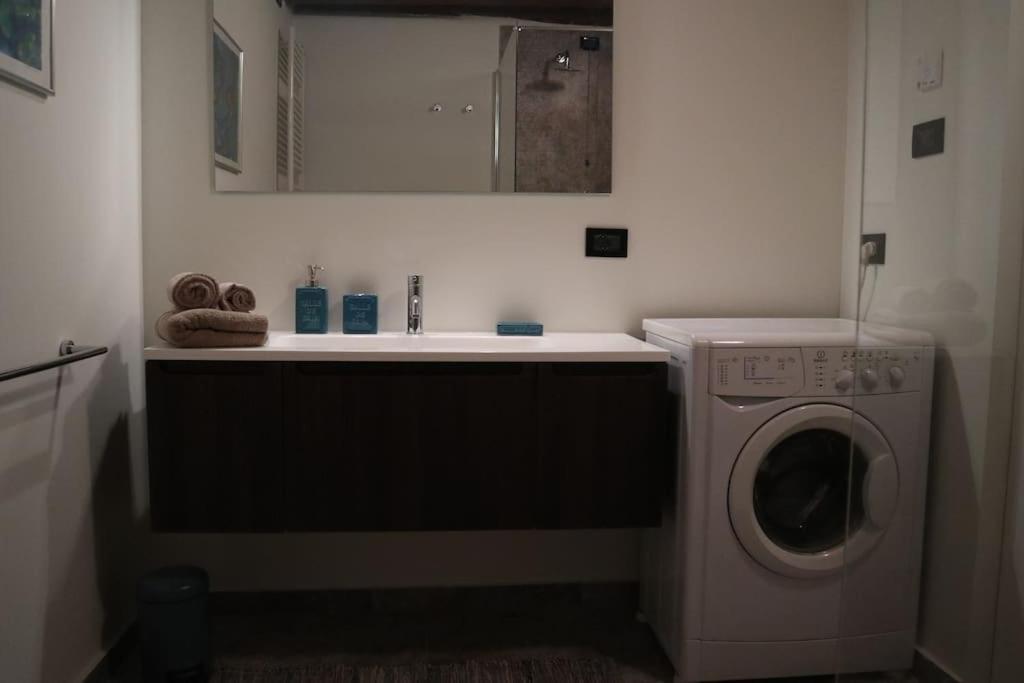 Al Capitello Apt, 5 Minutes From Airport